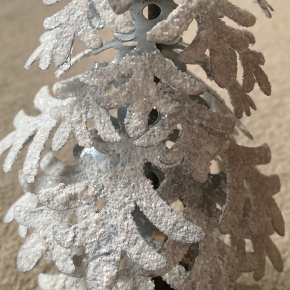 Glitter Snowflake Tree Metal Base - Picture 3 of 5